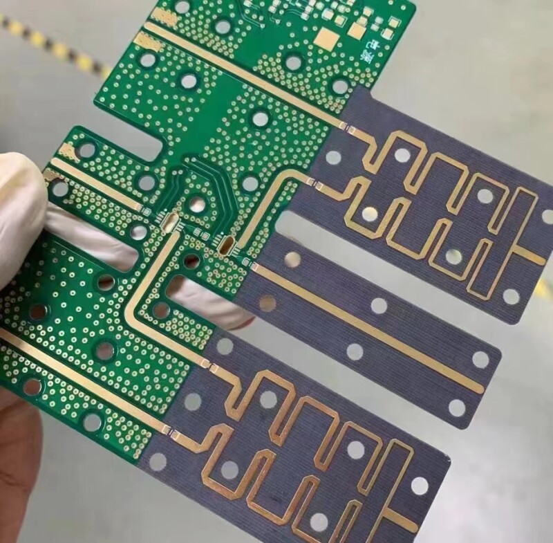 The rigid-flex PCB boards provide a wide range of applications from smart devices to mobile phones and digital cameras. Rigid-flex board manufacturing has been increasingly used in medical devices such as pacemakers to reduce their space and weight. The use of rigid flexible PCB has the same advantages and can be applied to intelligent control systems.