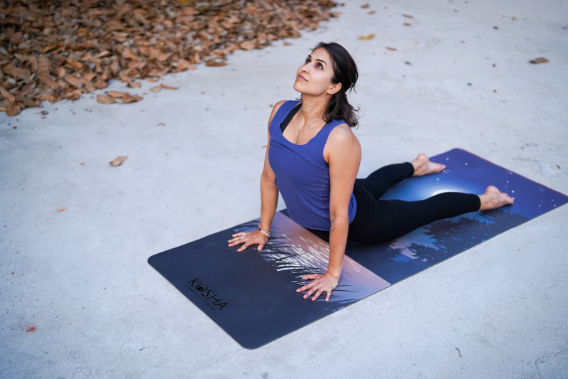 The rubber yoga mat offers superior grip and durability for your practice. Its non-slip surface keeps you stable during poses, while its eco-friendly material aligns with your values.

https://koshayoga.co/collections/pure-yoga-mats