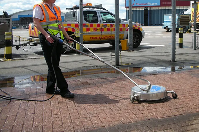 Screenshot-2024-09-05-at-20-24-35-Driveway--Patio-Cleaning-Hull-Pressure-Washing-Experts0971b656e3a7311a.png